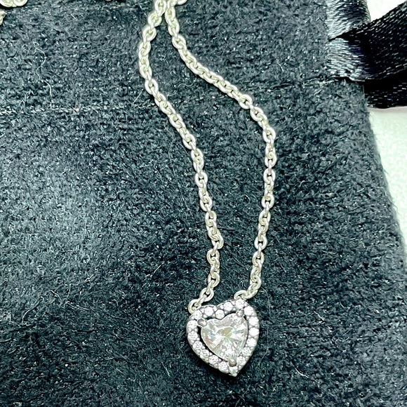 Pandora Elevated Heart Necklace - Great Condition - Picture 2 of 5